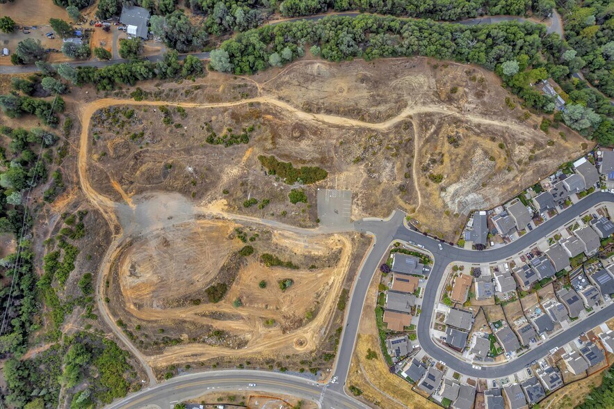 One Mallard Ln, Placerville, CA à vendre - Photo du bâtiment - Image 2 de 34