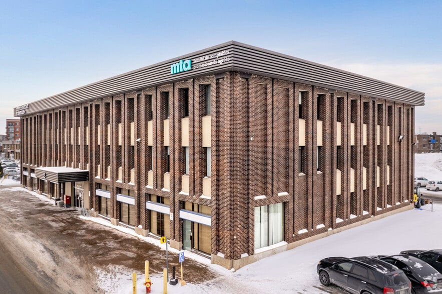 2 St de la Place du Commerce, Brossard, QC à louer - Photo du bâtiment - Image 3 de 5