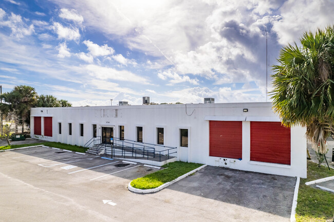 Plus de détails pour 5740 Columbia Cir, West Palm Beach, FL - Industriel à louer