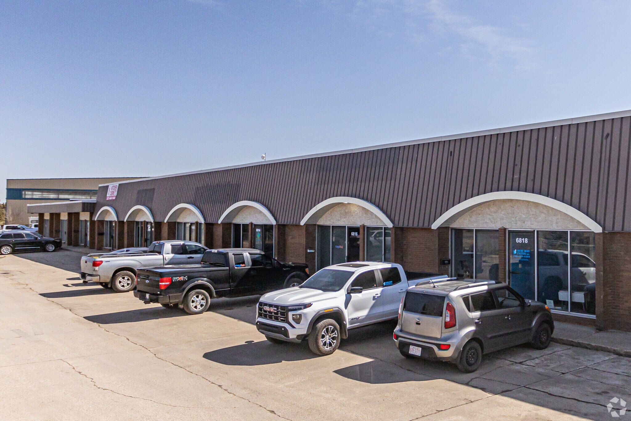 6704-6818 78 Av NW, Edmonton, AB for sale Primary Photo- Image 1 of 1