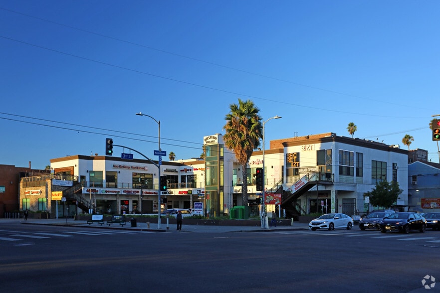 301 S Western Ave, Los Angeles, CA for lease - Primary Photo - Image 1 of 4