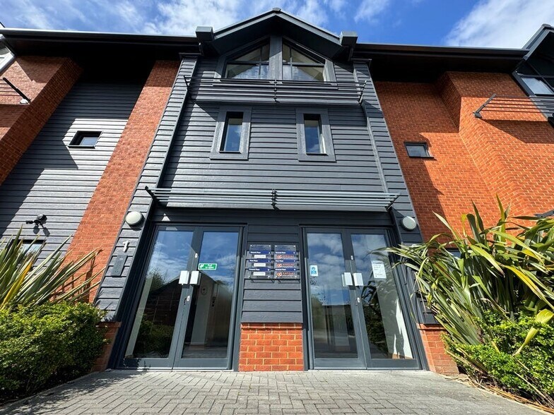 East Horton Knowle Ln, Eastleigh à louer - Photo du bâtiment - Image 2 de 6