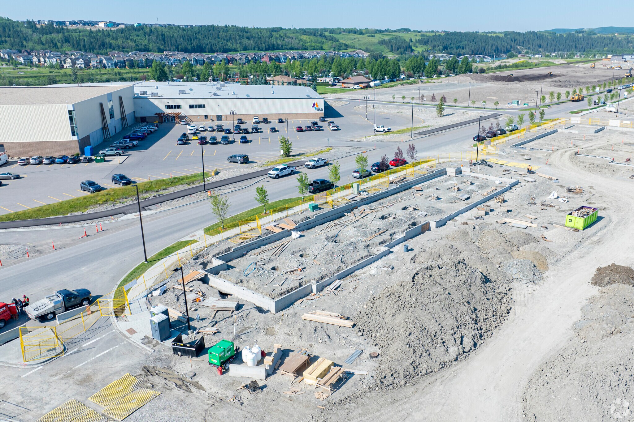 264 Park St, Cochrane, AB à louer Photo du bâtiment- Image 1 de 8