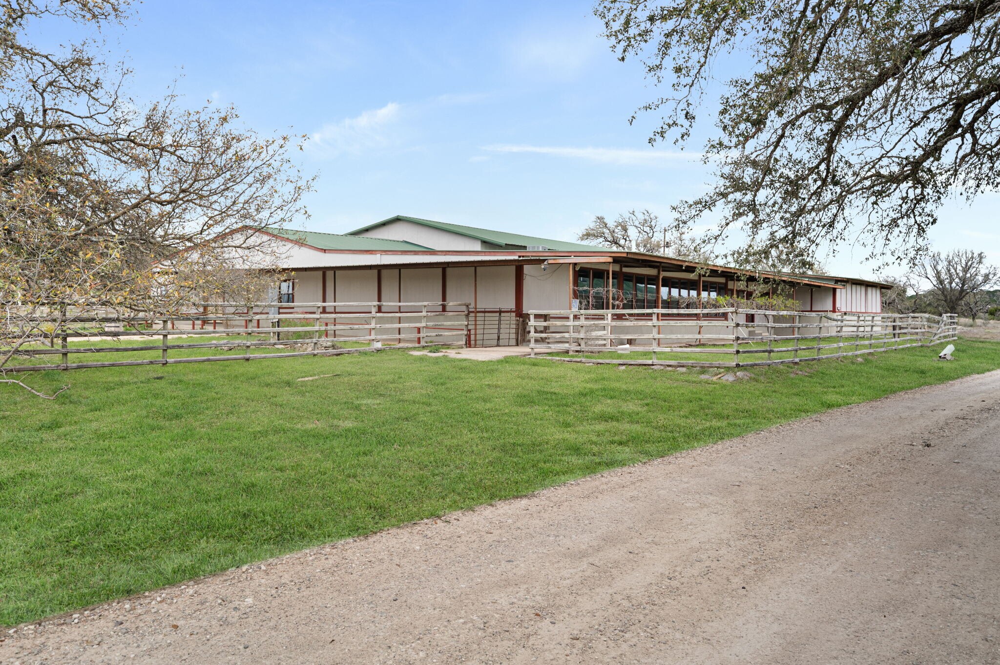 2412 Usener Rd rd, Fredericksburg, TX à vendre Photo principale- Image 1 de 89