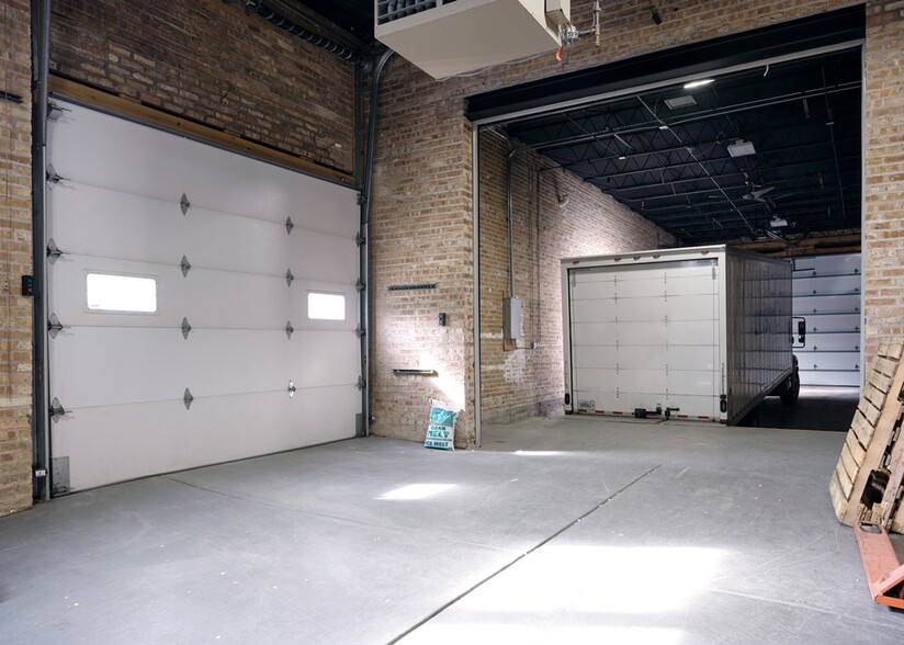 5480 N Elston Ave, Chicago, IL for lease - Building Photo - Image 2 of 18