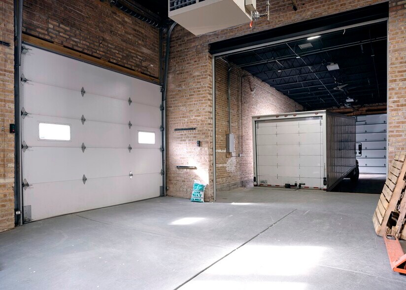 5480 N Elston Ave, Chicago, IL à louer - Photo du bâtiment - Image 2 de 18