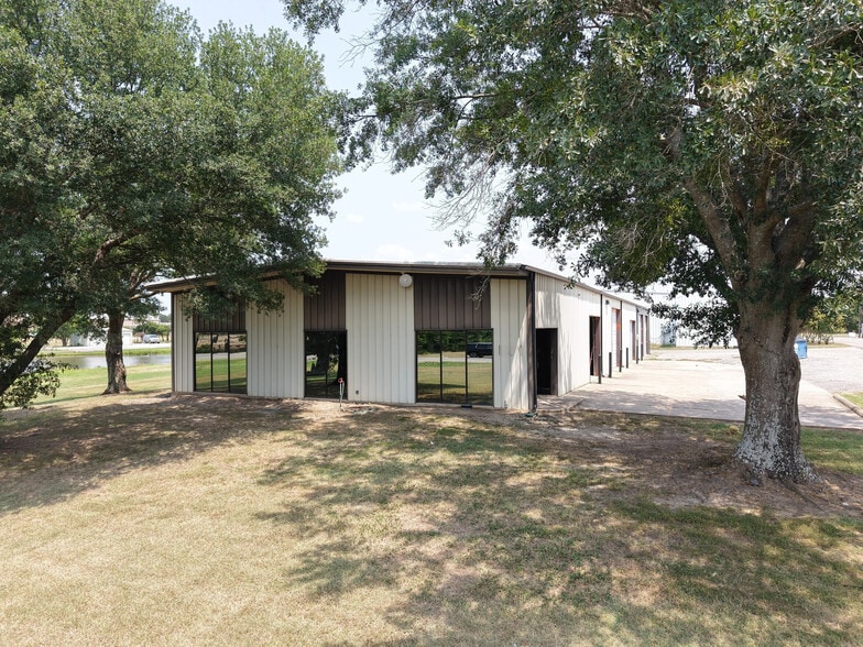 120 Taylor Plaza Dr, Greenville, TX for lease - Building Photo - Image 3 of 10