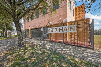 4817 Main St, Houston, TX for lease Interior Photo- Image 2 of 26