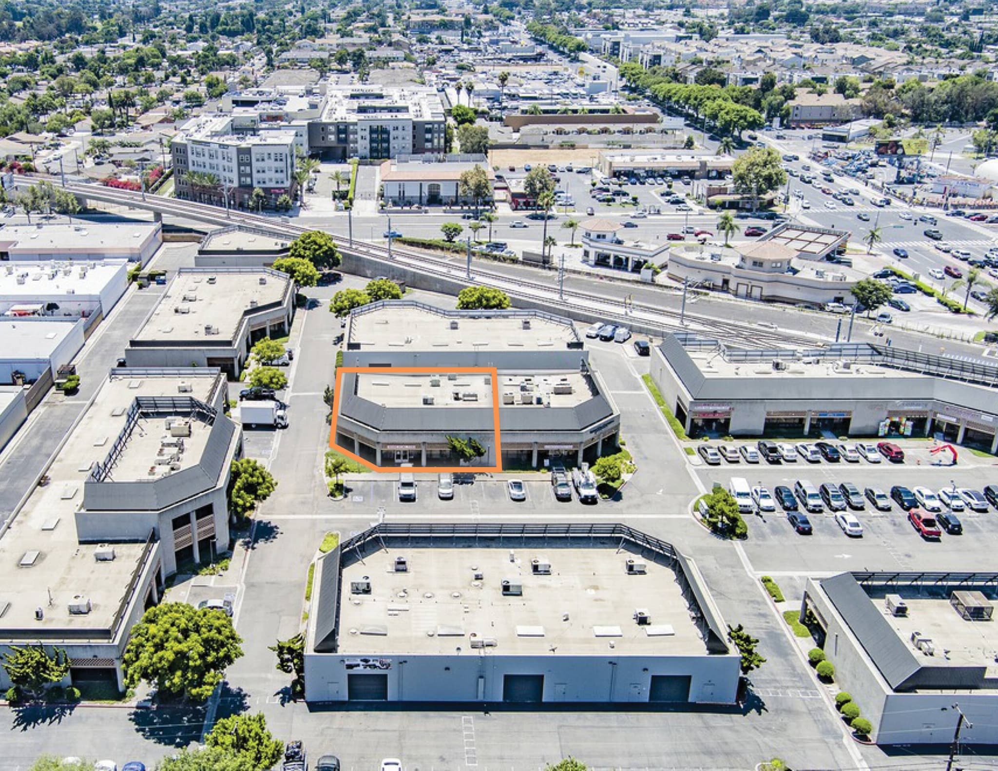 13892 Harbor Blvd, Garden Grove, CA à vendre Photo principale- Image 1 de 6