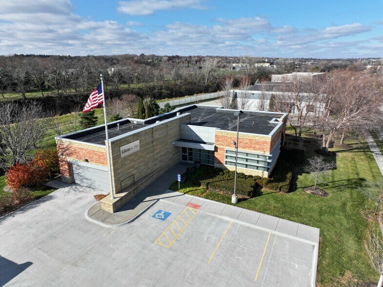 3626 S 149th St, Omaha, NE à vendre - Photo du bâtiment - Image 2 de 9