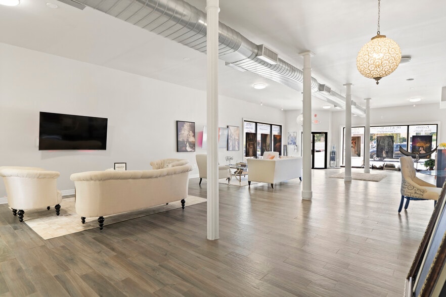 656-660 Bloomfield Ave, Verona, NJ for lease - Interior Photo - Image 2 of 17