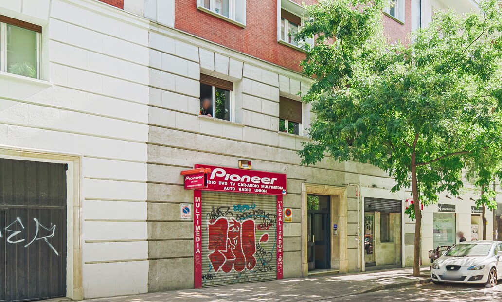 Retail in Madrid, Madrid for lease Interior Photo- Image 1 of 2