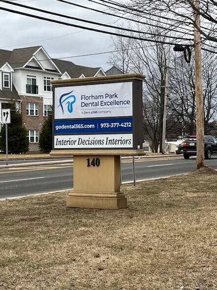 140 Columbia Tpke, Florham Park, NJ à louer - Photo du bâtiment - Image 2 de 11