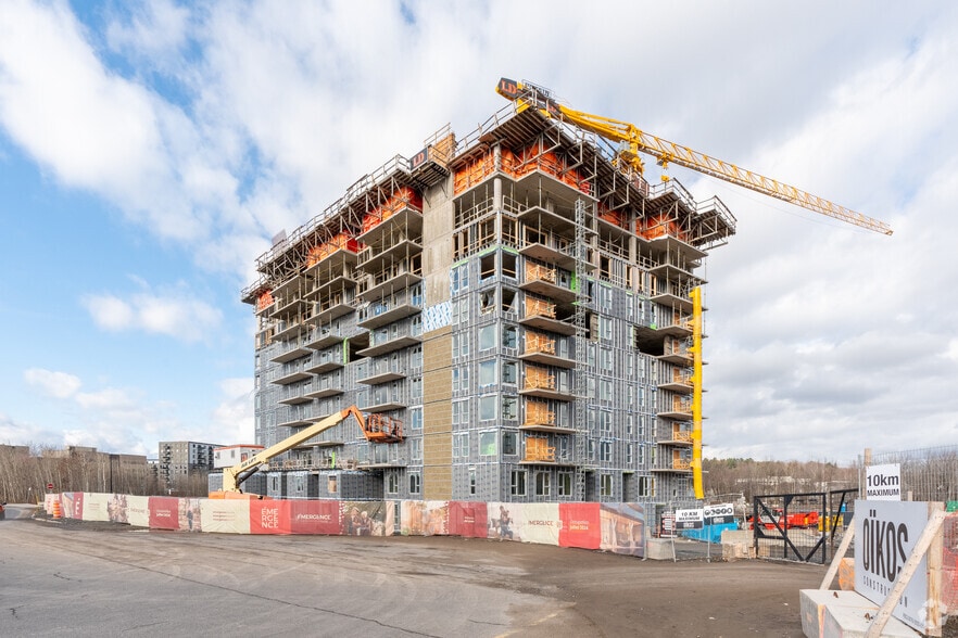 1221-1261 Rue De La Concorde, Lévis, QC à louer - Photo du bâtiment - Image 2 de 2