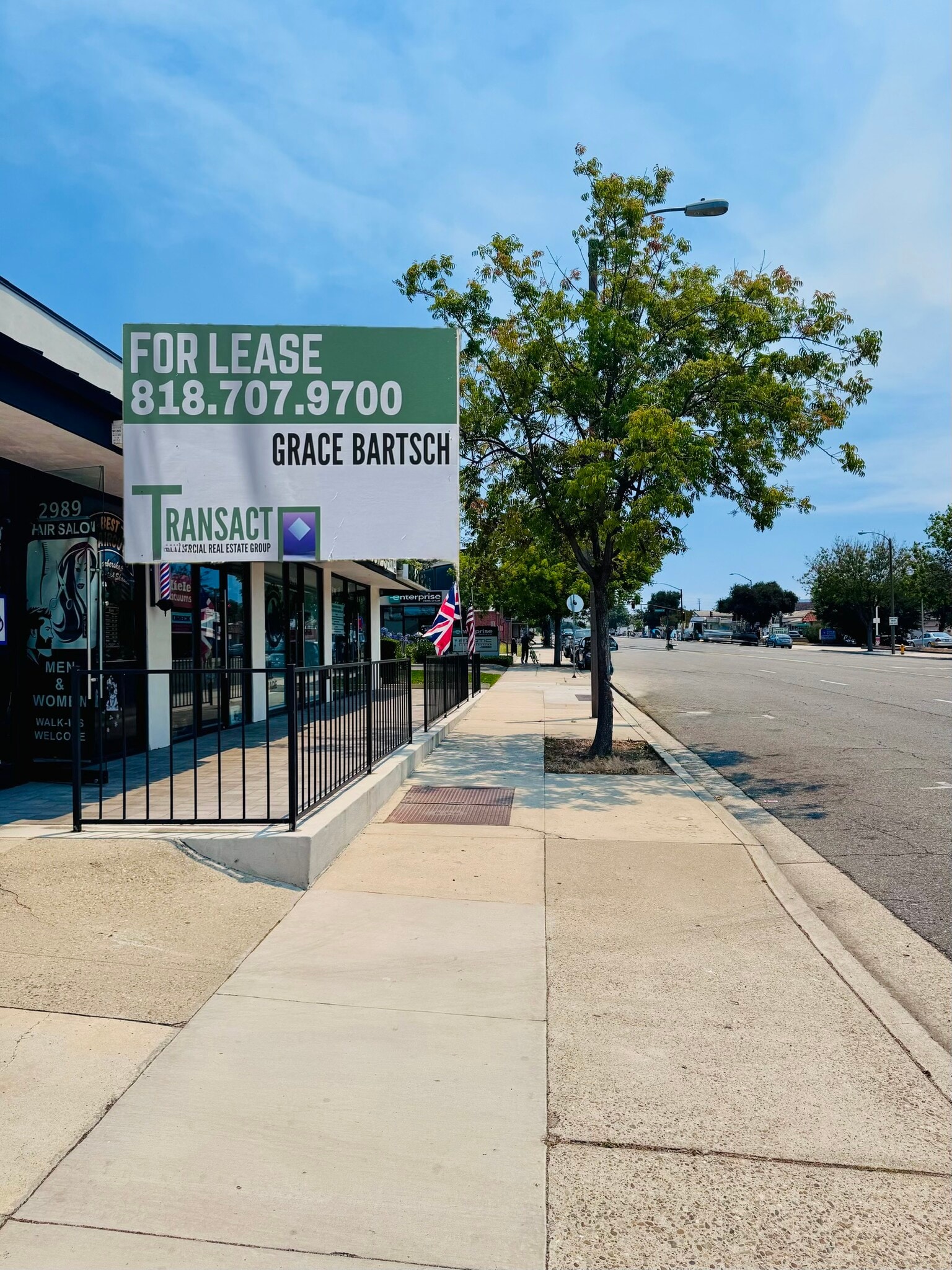 Busy Street Retail Small Rare Space, Thousand Oaks, CA for lease Building Photo- Image 1 of 8