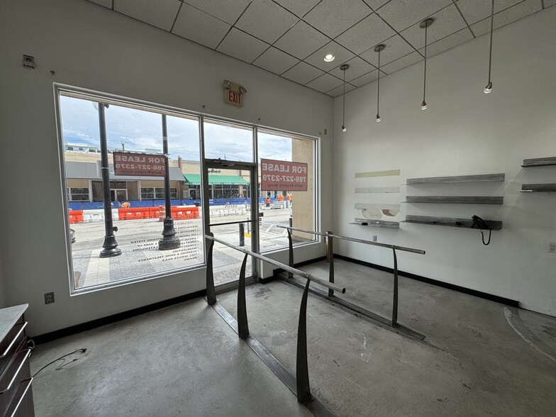 2000 Harrison St, Hollywood, FL for lease - Building Photo - Image 3 of 12