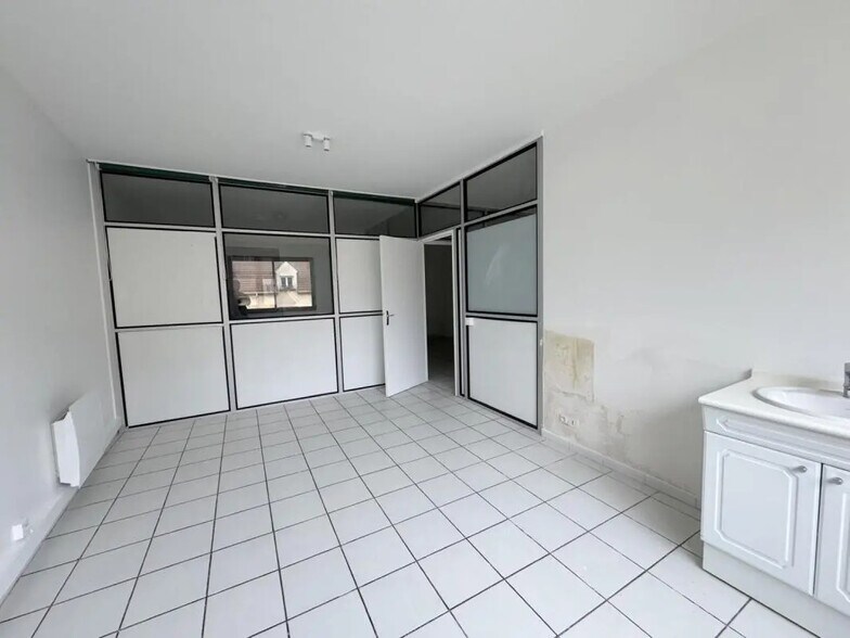 Bureau dans Conflans-Sainte-Honorine à louer - Photo intérieure - Image 3 de 8