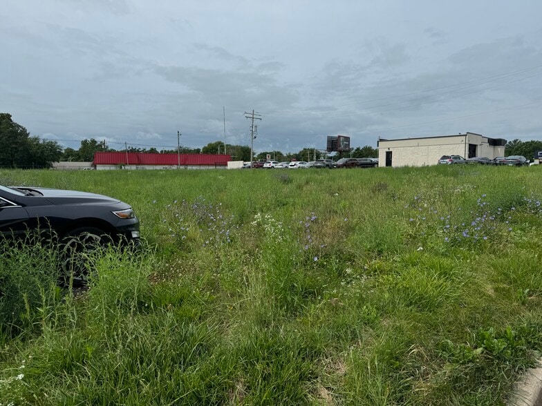 1212 N Prospect Ave, Champaign, IL for sale - Primary Photo - Image 2 of 3