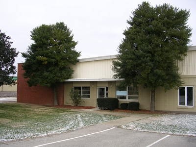 7645 National Tpke, Louisville, KY for lease - Building Photo - Image 2 of 4