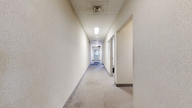 940 Babbitt Rd, Euclid, OH à louer Numérisation 3D de Matterport- Image 1 de 7