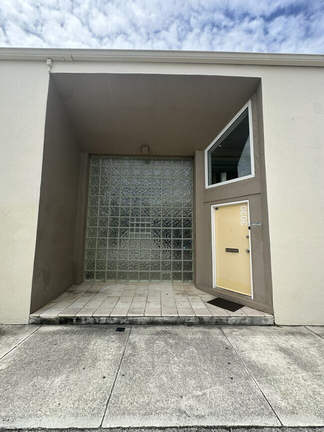 More details for 3030 SW 28th Ln, Miami, FL - Office for Lease