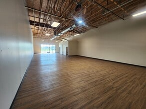 314 E 5th Ave, Owasso, OK for lease Interior Photo- Image 2 of 4