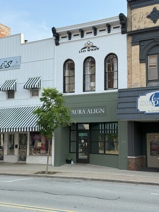 Plus de détails pour 110 W Auglaize St, Wapakoneta, OH - Commerce de détail à vendre