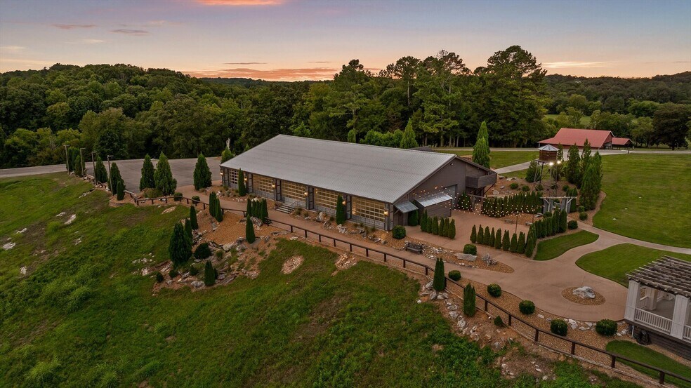 1020 Thomas Rd, Benton, TN à vendre - Photo du bâtiment - Image 2 de 82