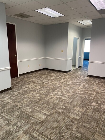 4200 Morganton Rd, Fayetteville, NC à louer - Photo intérieure - Image 2 de 5