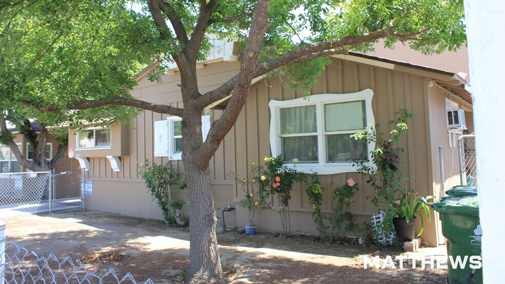14642 Gilmore St, Van Nuys, CA à vendre - Photo du bâtiment - Image 2 de 3