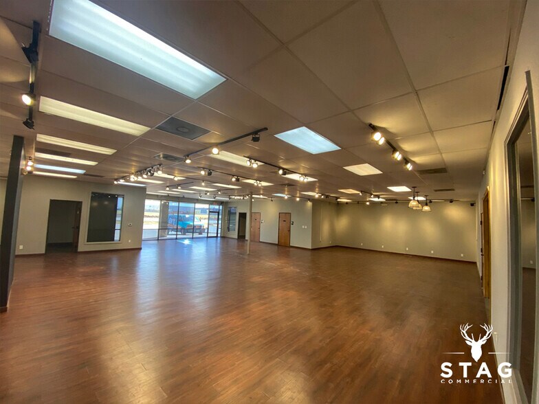 3801 N Interstate 35, Denton, TX à louer - Photo du bâtiment - Image 2 de 13