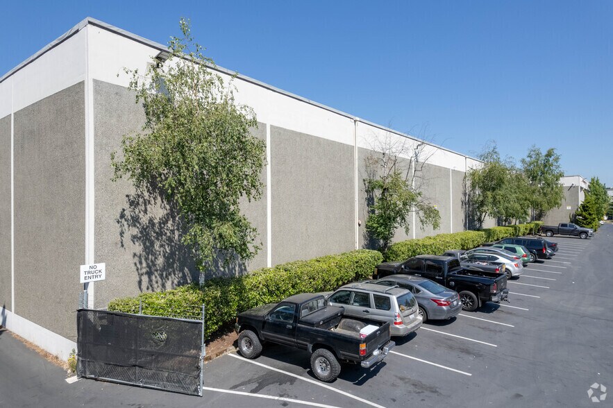 1071 Andover Park W, Tukwila, WA à louer - Photo du bâtiment - Image 3 de 4