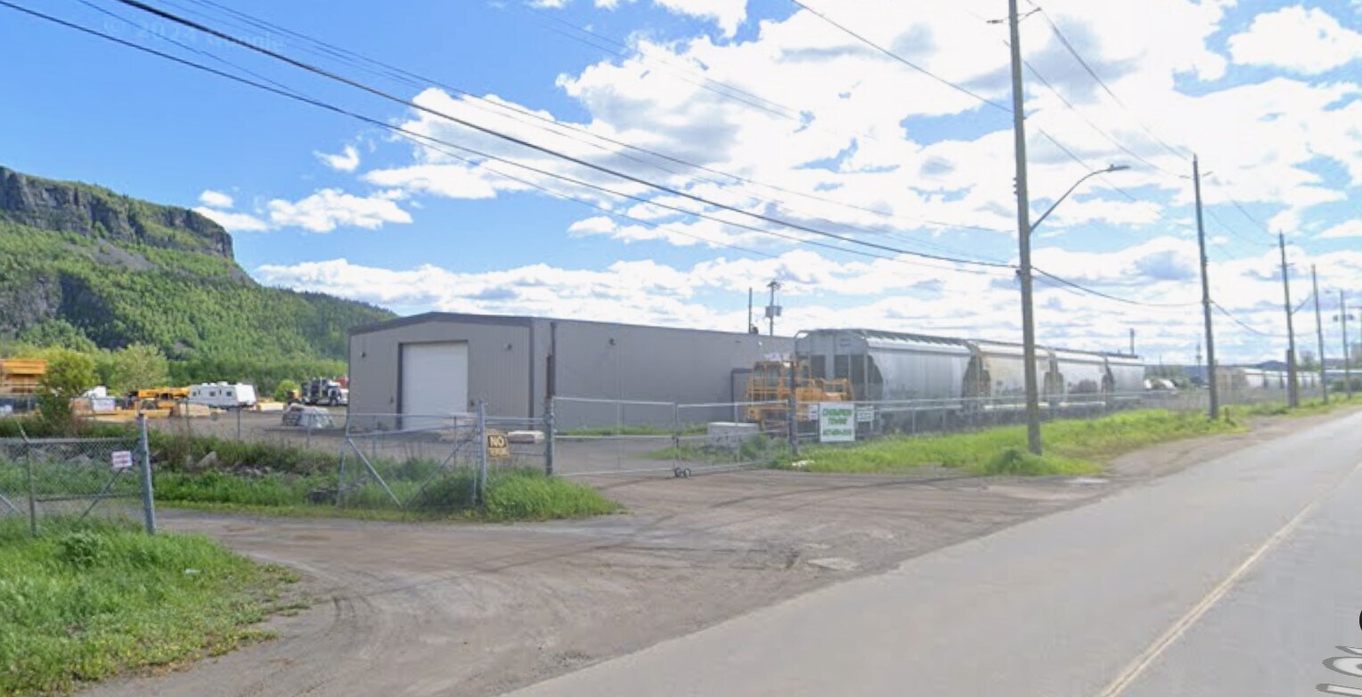 700 Montreal St, Thunder Bay, ON for lease Building Photo- Image 1 of 2