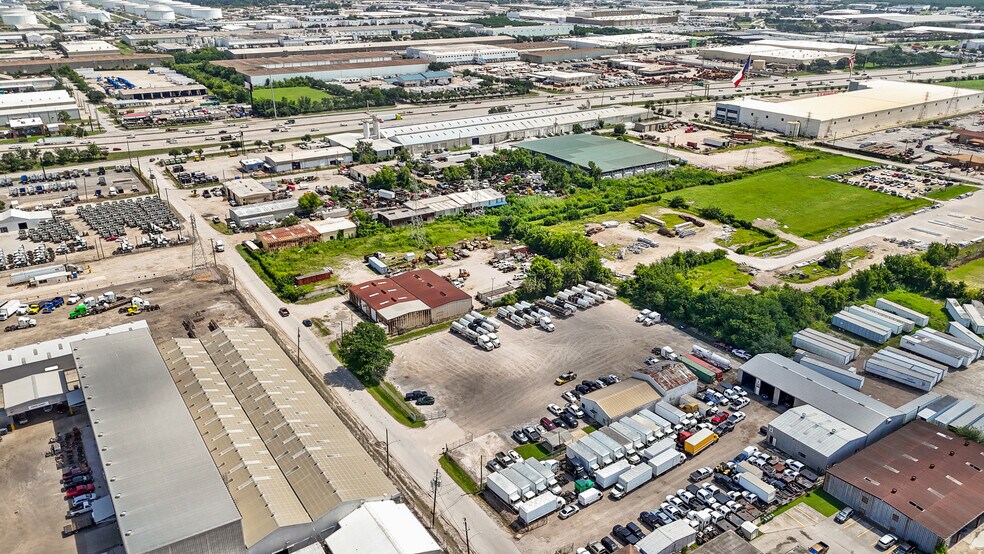 737 Pearl St, Houston, TX à louer - Photo du bâtiment - Image 3 de 11