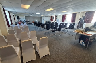 87 Beddington Ln, Croydon for lease Interior Photo- Image 2 of 4