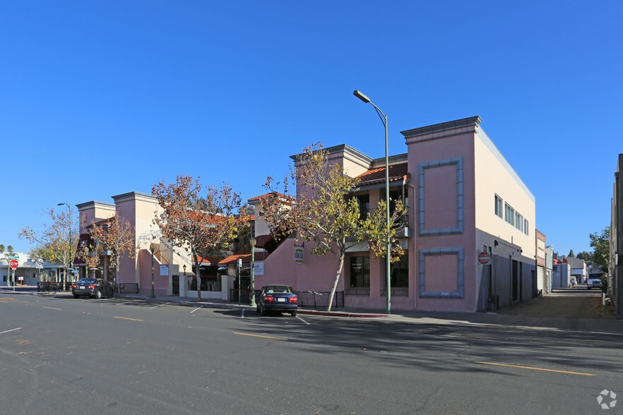 201 E Grand Ave, Escondido, CA for lease - Building Photo - Image 1 of 3