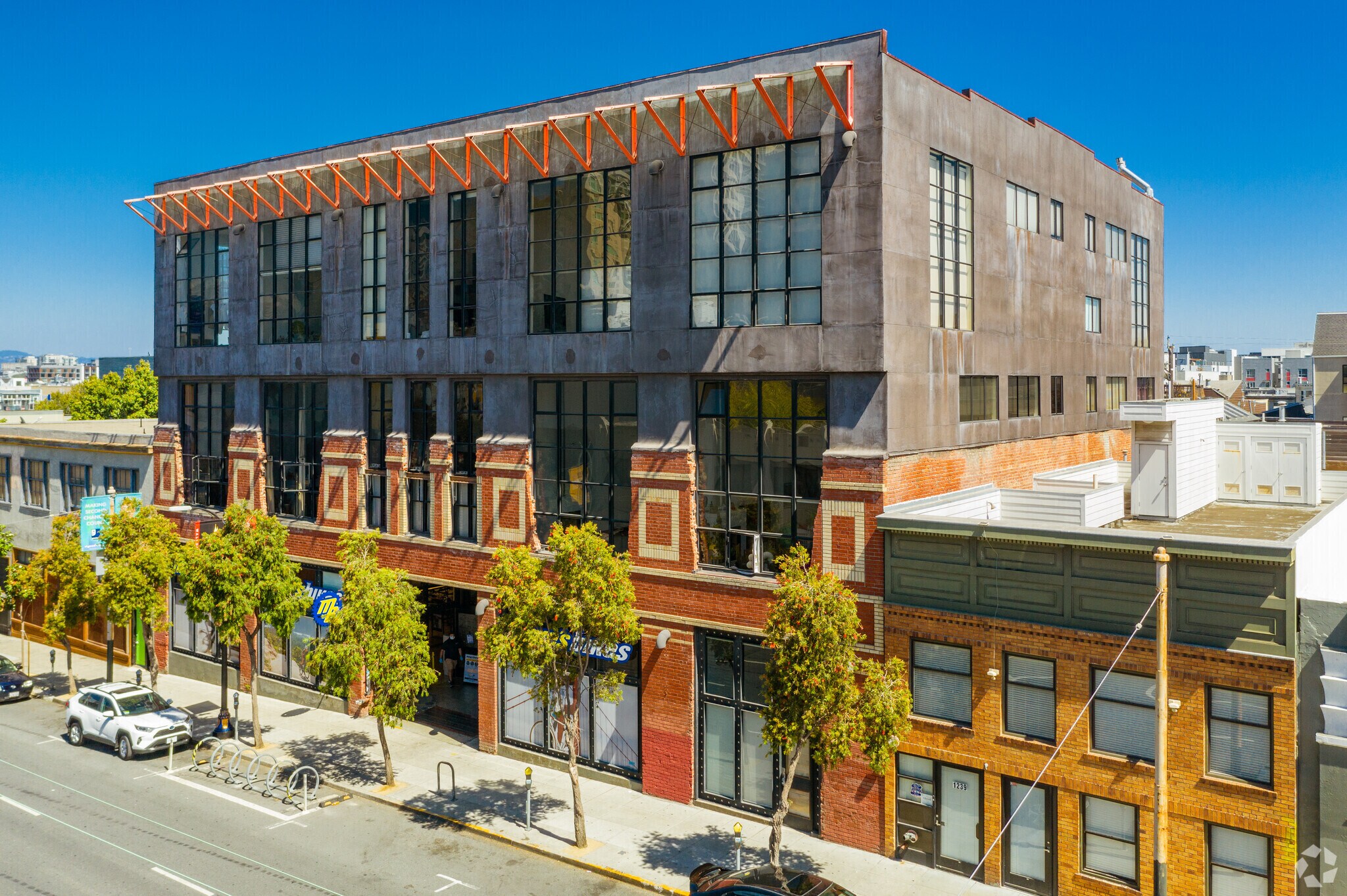 1233-1235 Howard St, San Francisco, CA à louer Photo du bâtiment- Image 1 de 6
