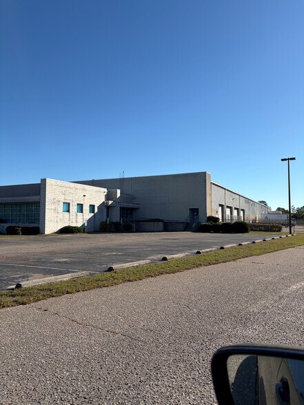 3641 Legion Rd, Hope Mills, NC à louer - Photo du bâtiment - Image 2 de 5