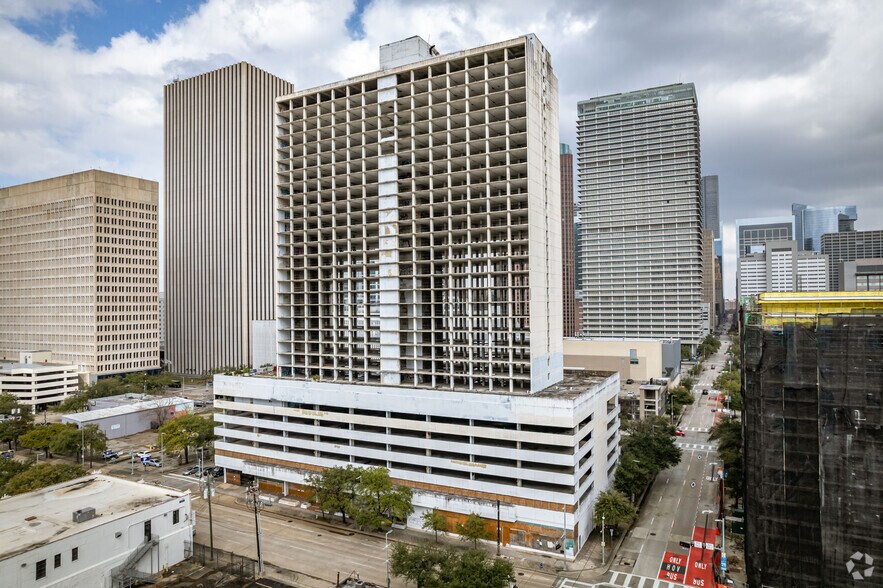 801 St Joseph Pky, Houston, TX à vendre - Photo du bâtiment - Image 2 de 5