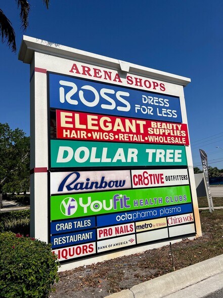 7140-7346 W McNab Rd, North Lauderdale, FL à louer - Photo du bâtiment - Image 2 de 13