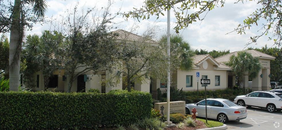 17100 Royal Palm Blvd, Weston, FL for lease - Building Photo - Image 1 of 6