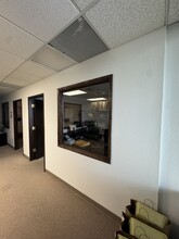 1933-1955 Jadwin Ave, Richland, WA à louer Photo intérieure- Image 1 de 7