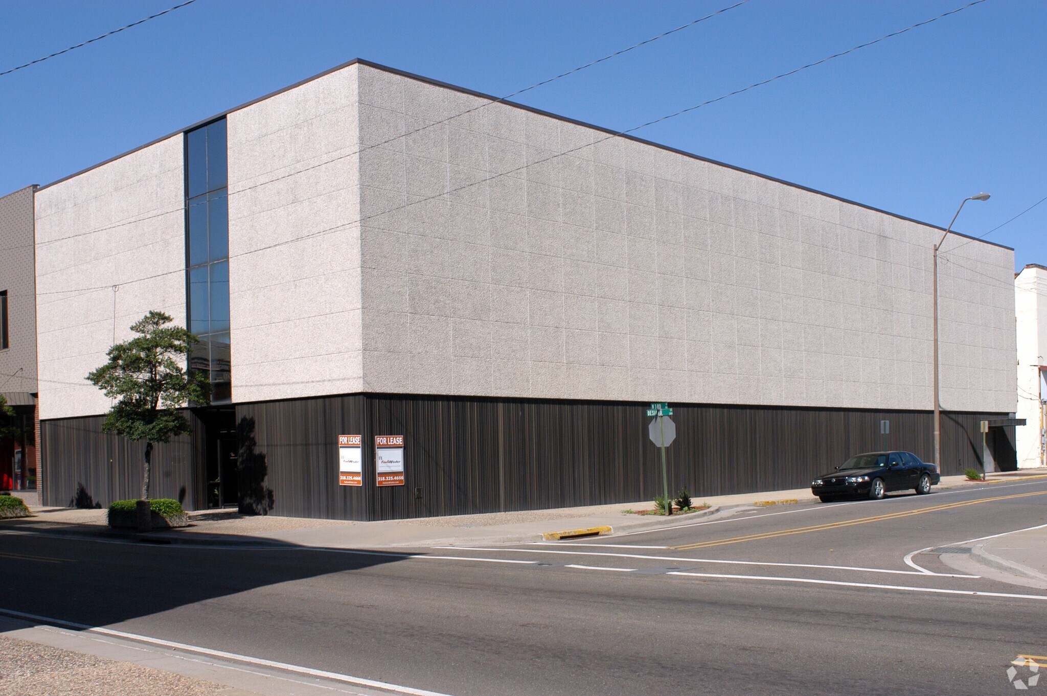 235 DeSiard St, Monroe, LA à louer Photo principale- Image 1 de 17