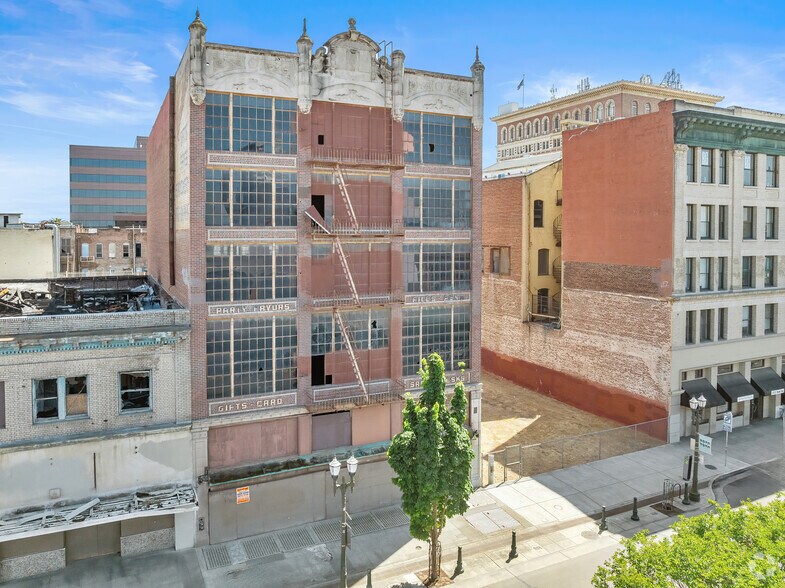 430 E Weber St, Stockton, CA à vendre - Photo du bâtiment - Image 2 de 4