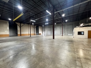 5813 Distribution, San Antonio, TX for lease Interior Photo- Image 2 of 12