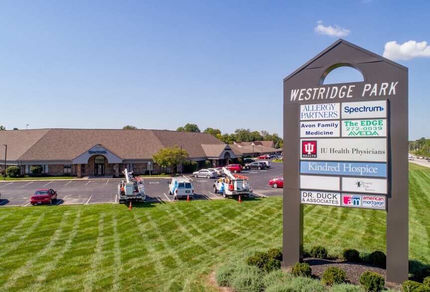 6845 E US Highway 36, Avon, IN à louer - Photo du bâtiment - Image 2 de 2