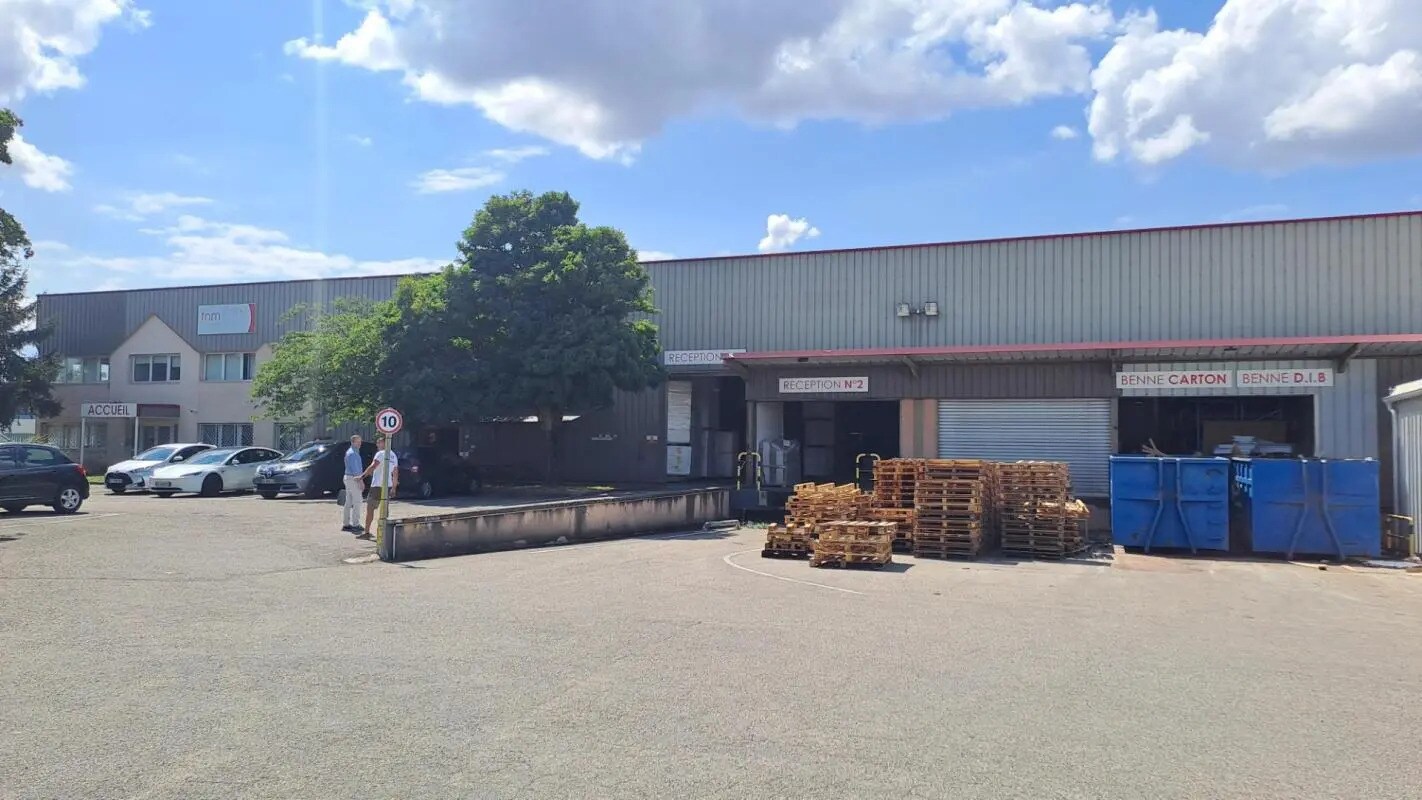 Flex dans Dagneux à louer Photo du bâtiment- Image 1 de 8