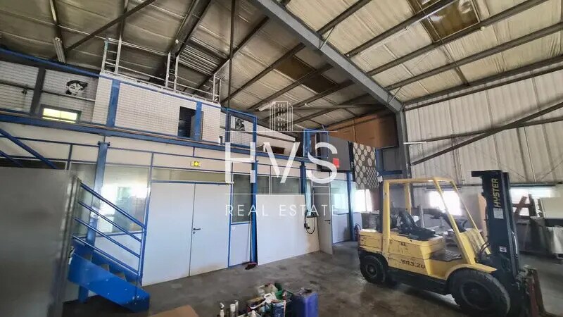 Flex in Éguilles for lease - Interior Photo - Image 3 of 7