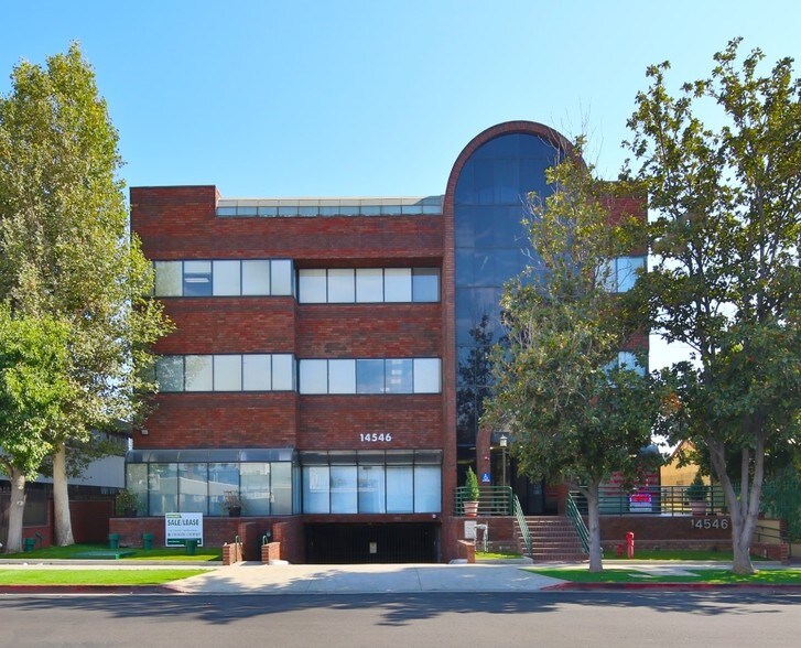 14546 Hamlin St, Van Nuys, CA à louer - Photo du bâtiment - Image 2 de 31