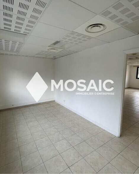 Office in Mouans-Sartoux for sale - Interior Photo - Image 3 of 8